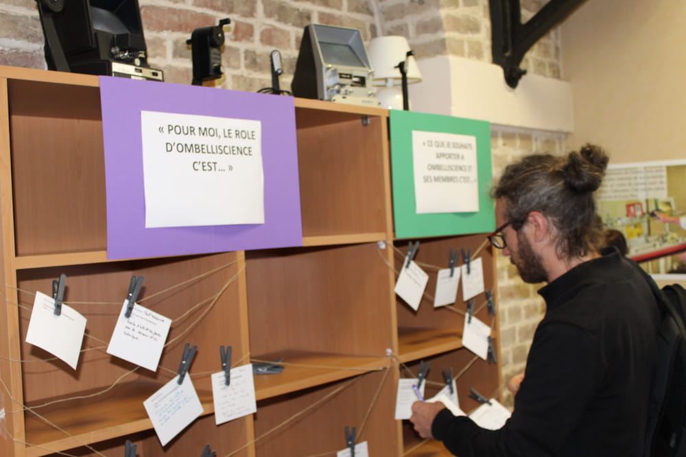 Un atelier des adhérents de Ombelliscience pour le projet associatif