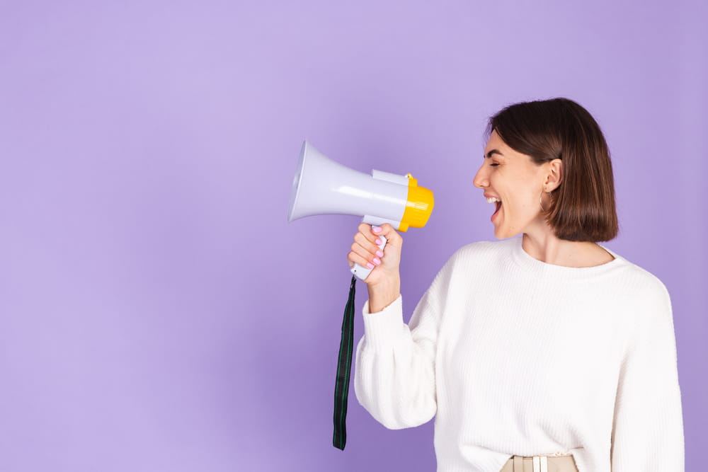 Annonce avec mégaphone, Echosciences Hauts-de-France relaie les offres d'emploi, appels à projet et tout autre annonce