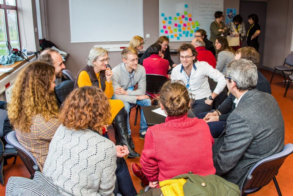 Partage d'outils entre professionnels et ateliers en groupes par Ombelliscience